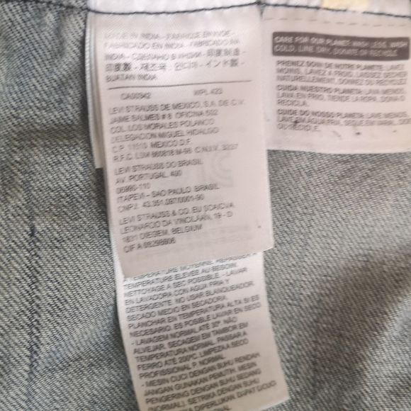 🌸🌸 Levi Vintage Ladies Distressed  Denim Jeans Jacket  Washed Blue Large 🌸🌸 - Picture 12 of 15